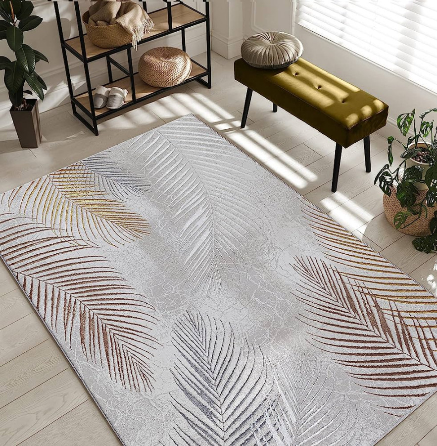 the carpet Mila moderner Teppich Wohnzimmer, elegant glänzender Kurzflor  Wohnzimmerteppich in Grau mit Gold Silber Feder Muster, Teppich  x  cm